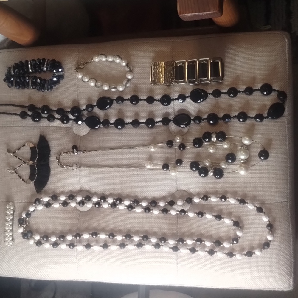 Vintage/Faux Jewelry Bundle